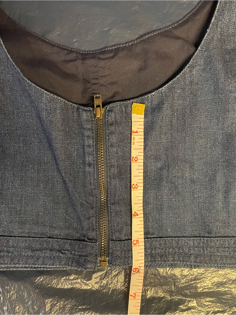 Banana Republic Denim Crop Top in Dark Blue with Button Front - Picture 7 of 11